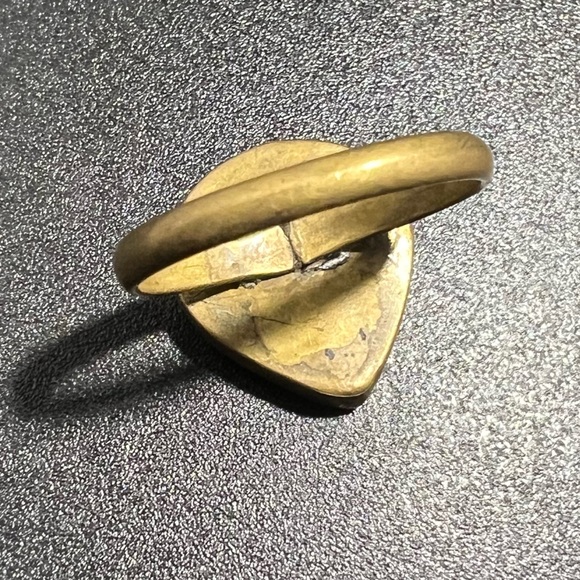 Vintage Brass Ring with Coral & Turquoise Chip Inlay Spiral S Adjustable Ring - Picture 8 of 9